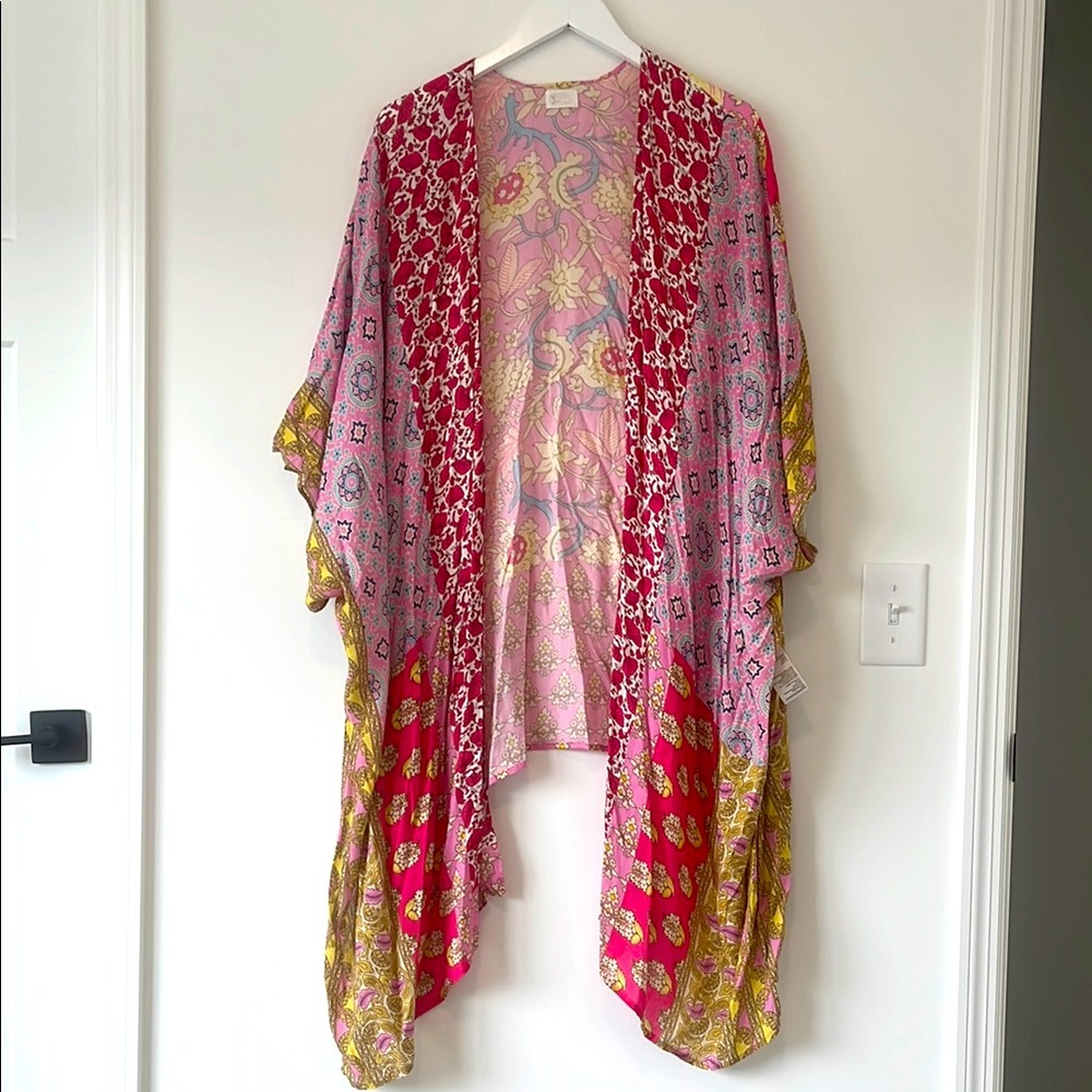 Elizabeth Gillet Anthropologie Pink Floral Kimono (one size)